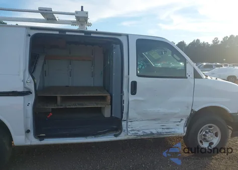 2022 Chevrolet Express Cargo Rwd 2500 Regular Wheelbase Wt from USA, damaged, VIN 1GCWGAFP8N1139097